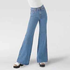 Wrangler Wanderer 622 High Rise Flare Jeans